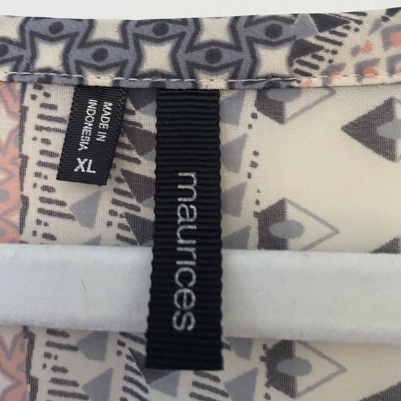 Maurices Patterned Blouse - Picture 2 of 2